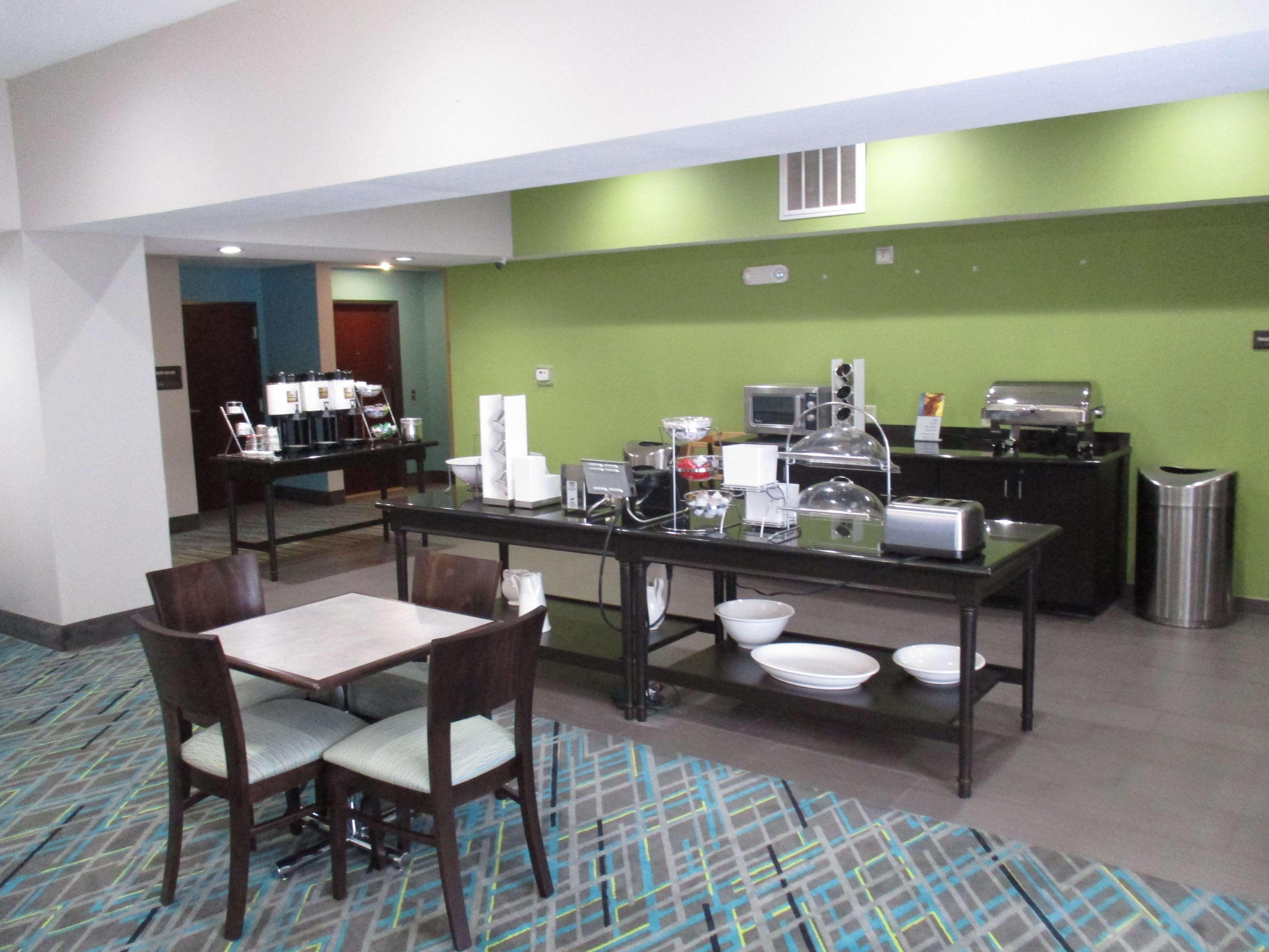 Best Western Golden Prairie Inn And Suites Sidney Zewnętrze zdjęcie