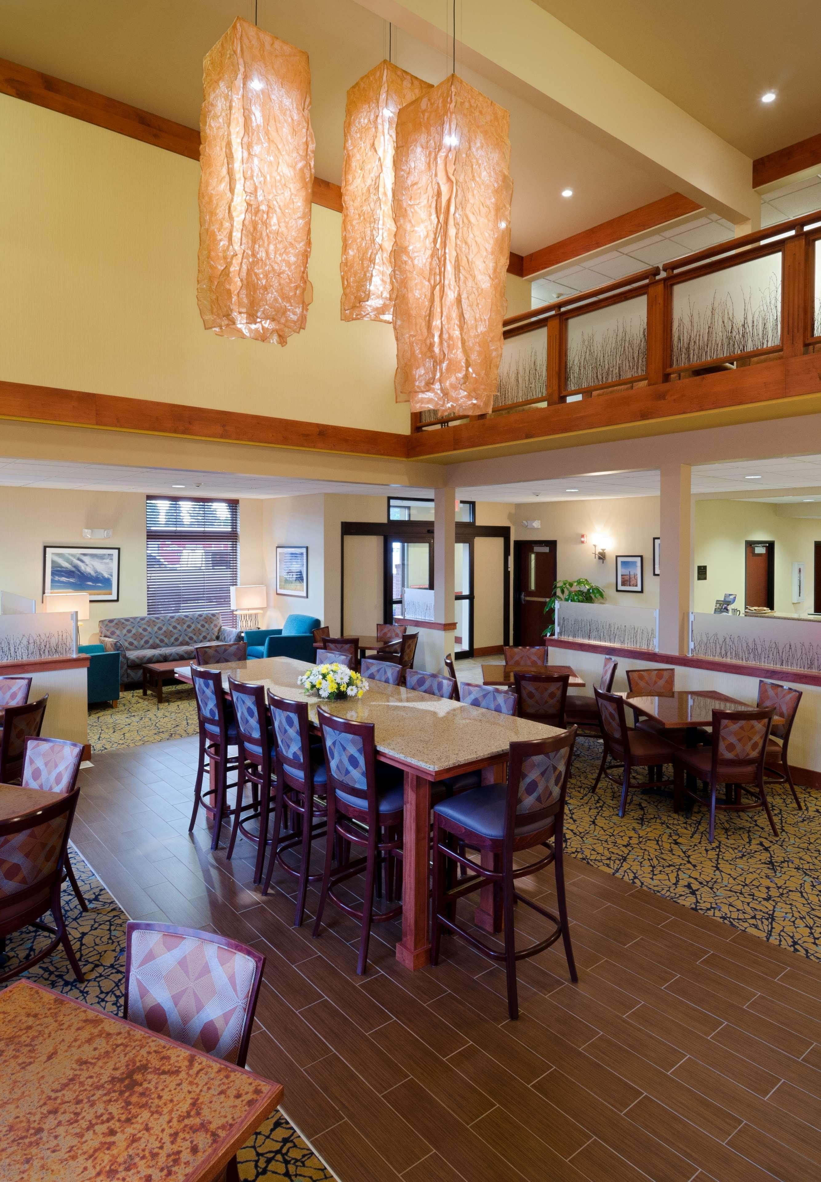 Best Western Golden Prairie Inn And Suites Sidney Zewnętrze zdjęcie