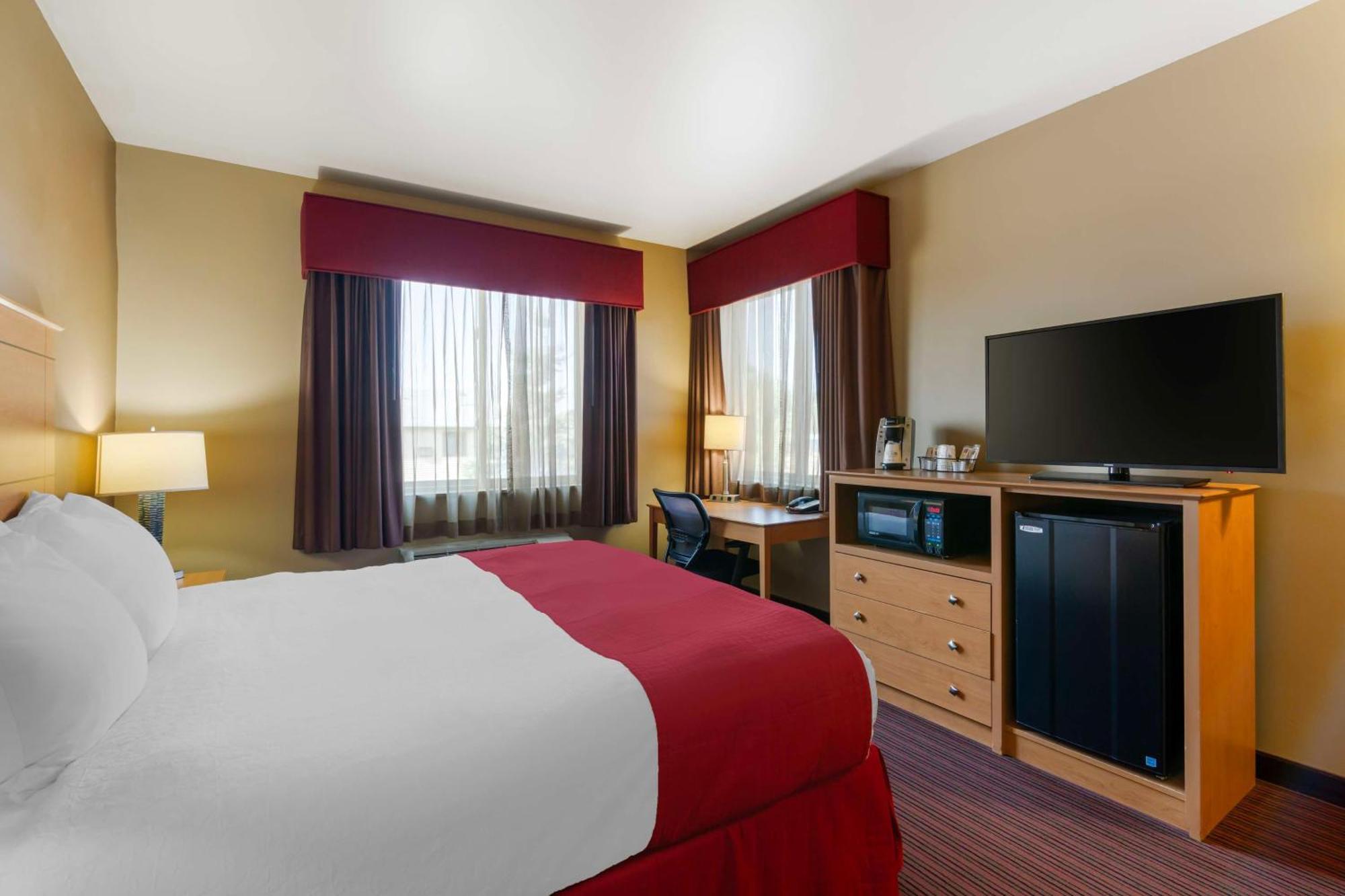 Best Western Golden Prairie Inn And Suites Sidney Zewnętrze zdjęcie
