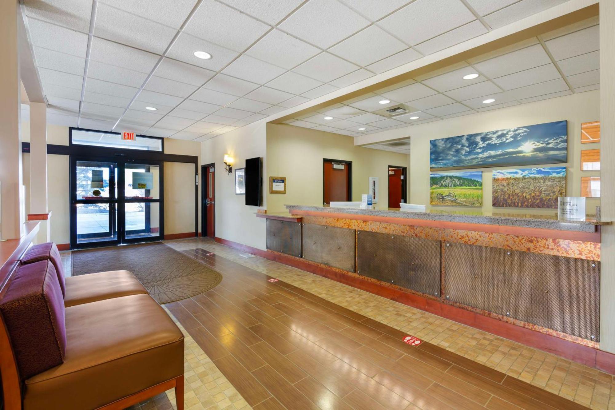 Best Western Golden Prairie Inn And Suites Sidney Zewnętrze zdjęcie