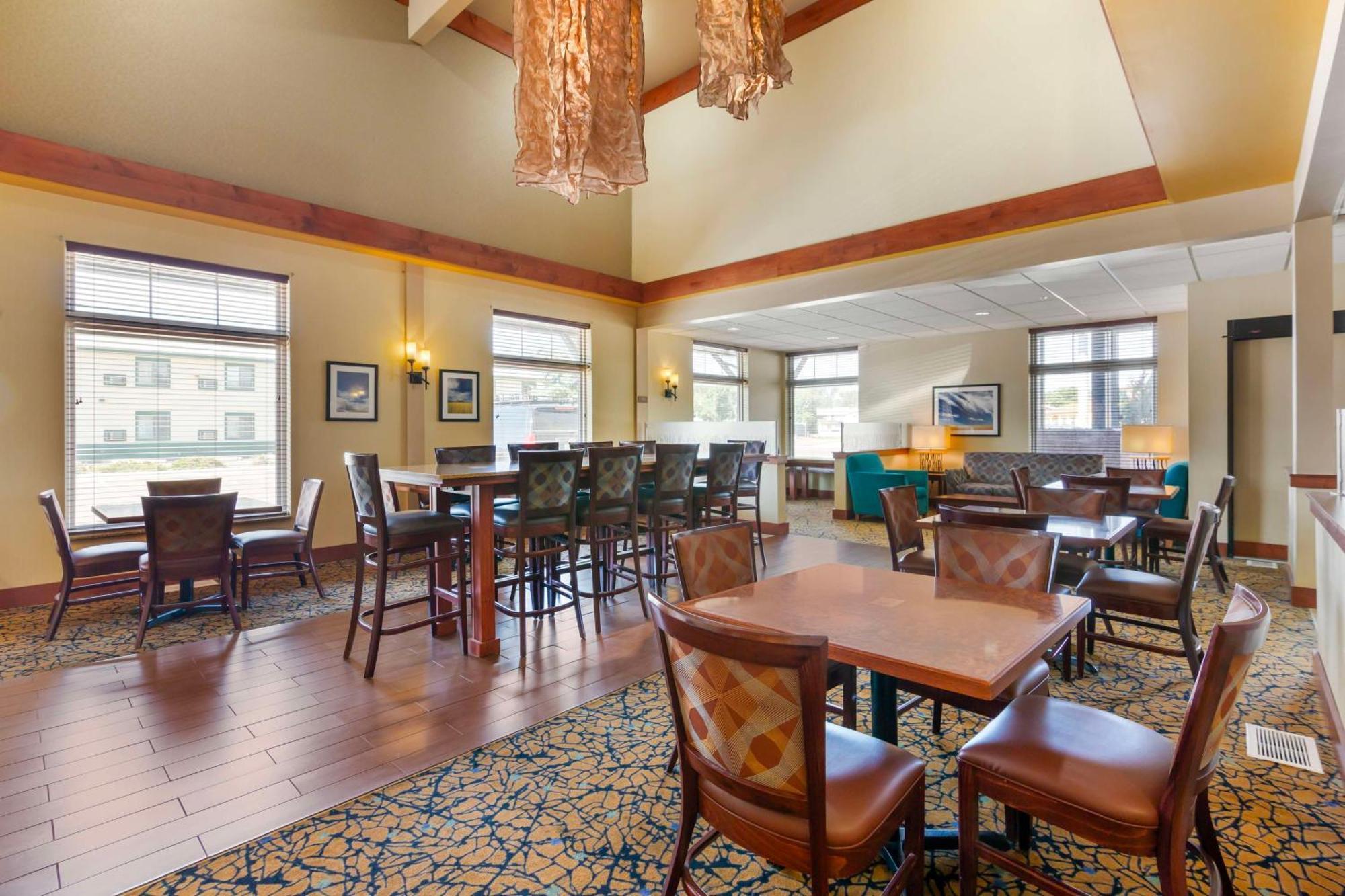 Best Western Golden Prairie Inn And Suites Sidney Zewnętrze zdjęcie